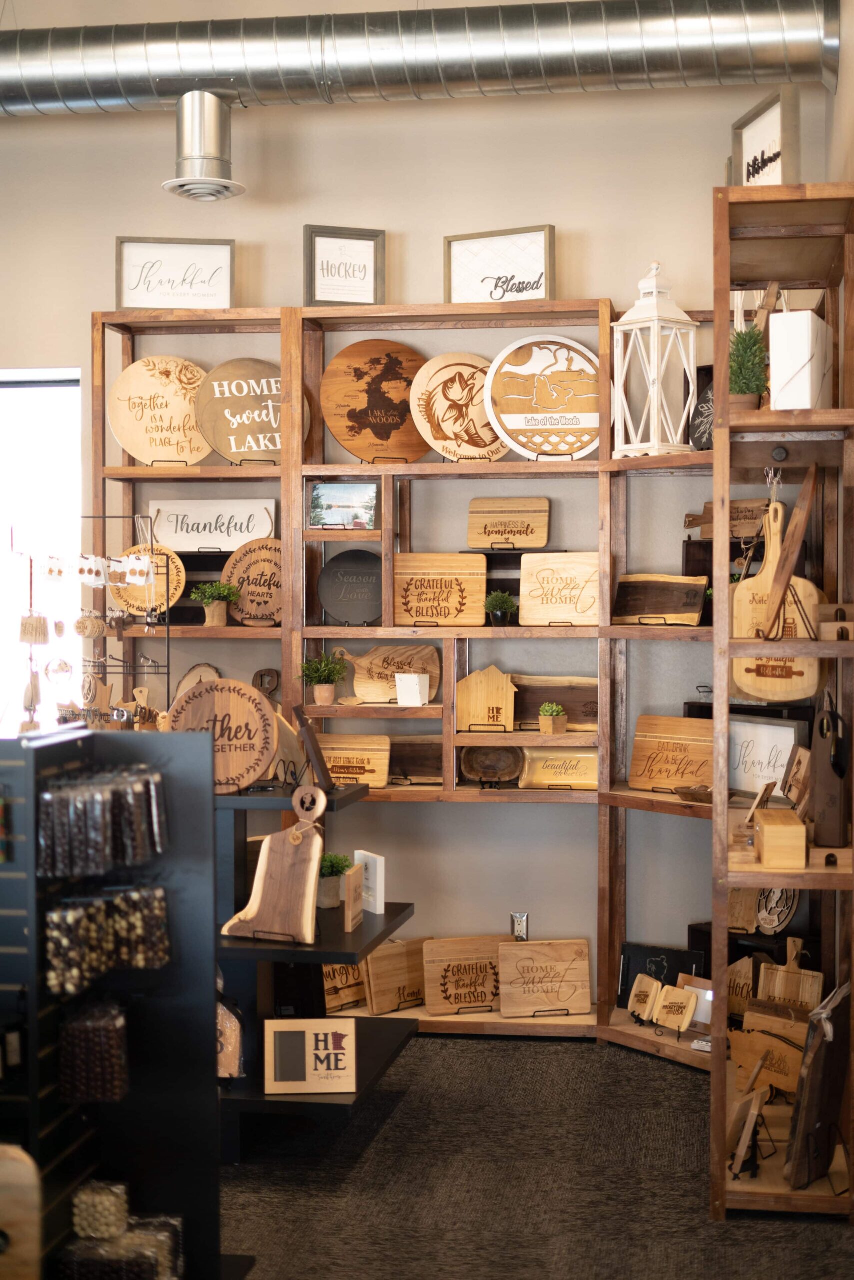 warroad-lake-of-the-woods-coffee-interior-1_Andrew Fisher